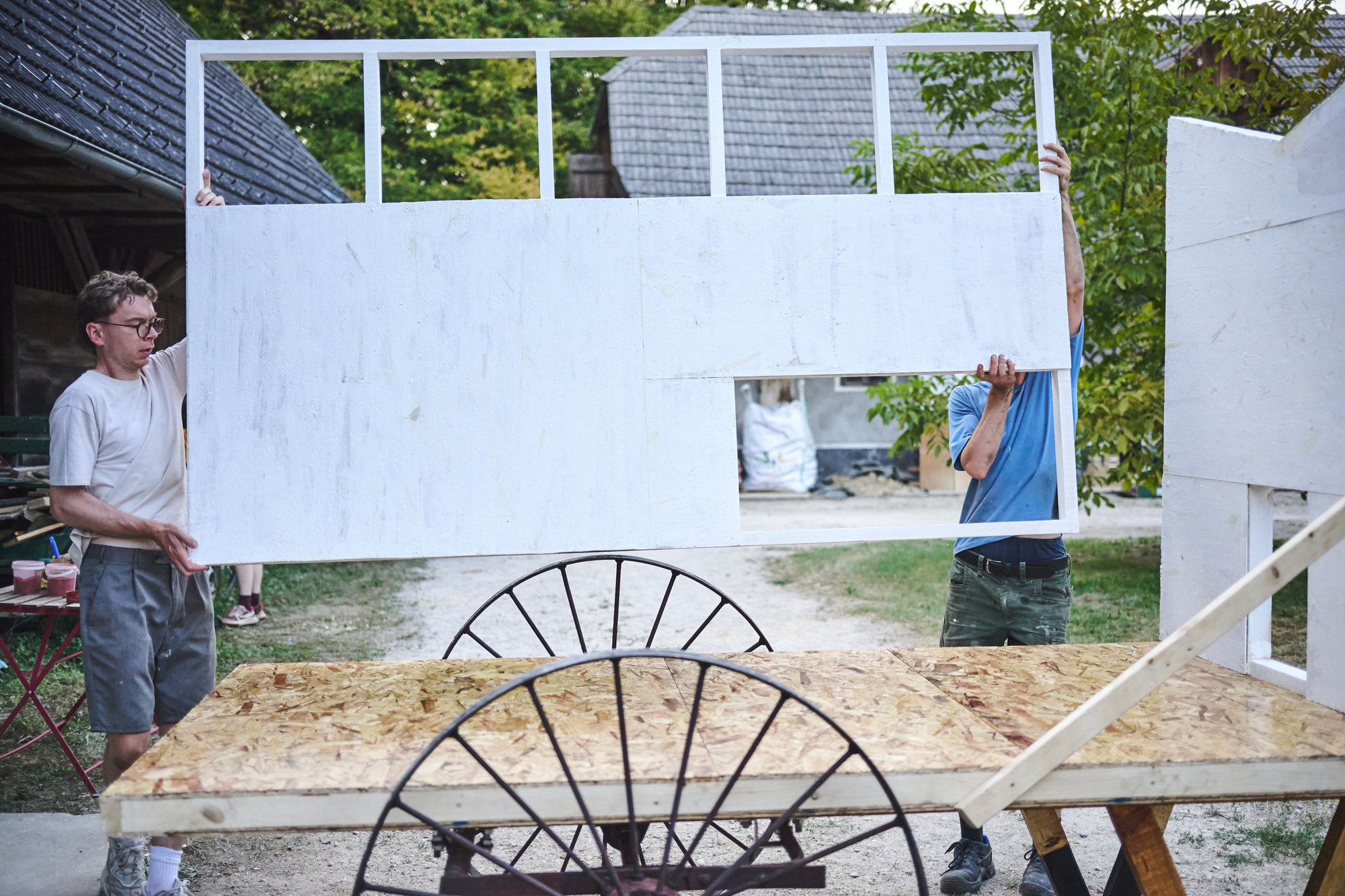 Gallery of Mobile Chicken Coop / Gerrit Müller-Scheeßel + Z.O.P. - Institute for Spatial Design - 12