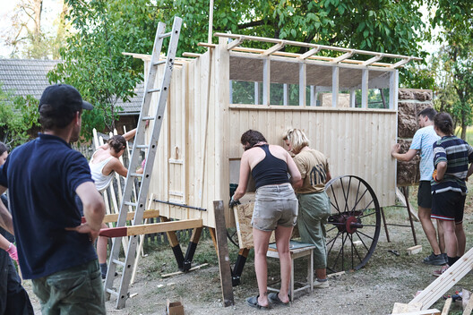 Mobile Chicken Coop / Gerrit Müller-Scheeßel + Z.O.P. - Institute for Spatial Design - Interior Photography, Wood