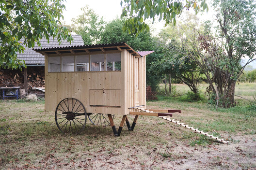 Mobile Chicken Coop / Gerrit Müller-Scheeßel + Z.O.P. - Institute for Spatial Design - Exterior Photography, Wood