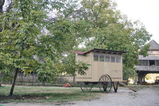 Mobile Chicken Coop / Gerrit Müller-Scheeßel + Z.O.P. - Institute for Spatial Design - Exterior Photography