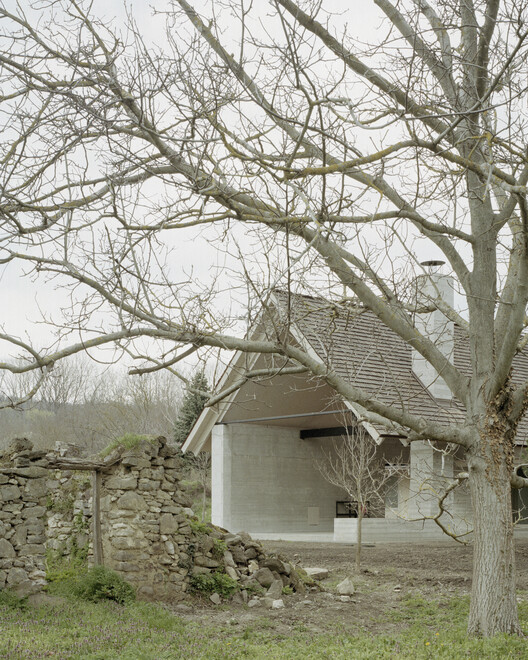 Casa e Apiário / OKKA architects - Fotografia de Exterior