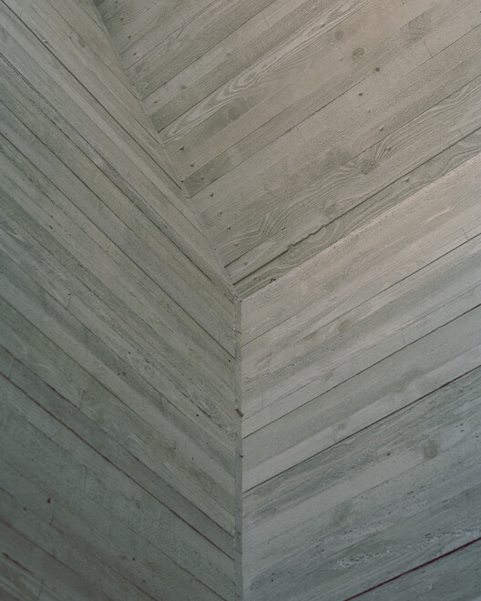 Casa e Apiário / OKKA architects - Imagem 15 de 23