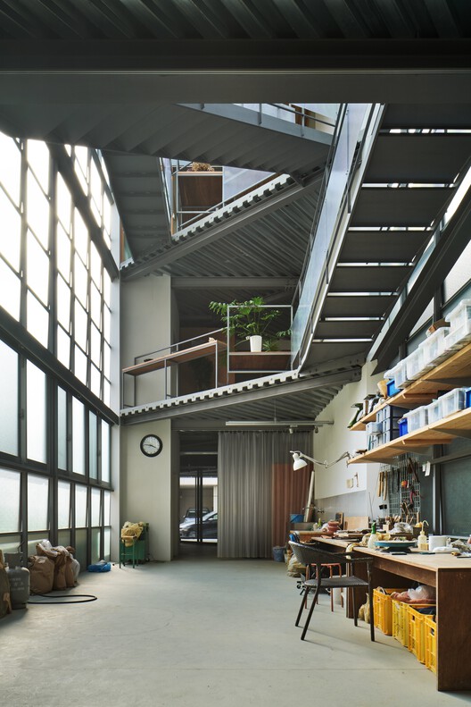 House and Studio in Kyoto / Tato Architects - Interior Photography, Kitchen, Shelving