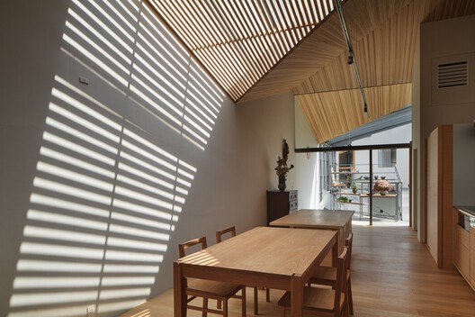 House and Studio in Kyoto / Tato Architects - Interior Photography, Dining room, Wood, Lighting, Chair