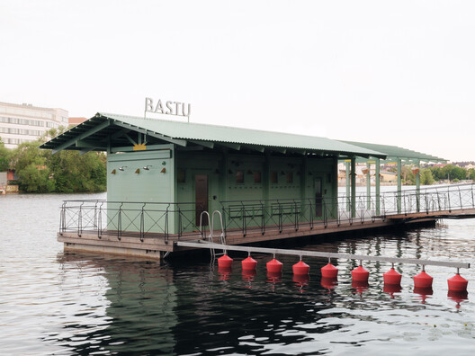 Floating Sauna / DinellJohansson Floating Sauna / DinellJohansson - Waterfront
