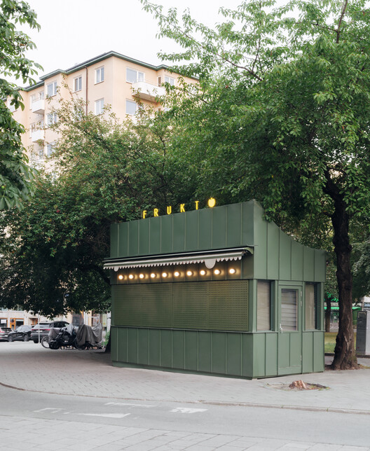 Fruit Stand in Fridhemsplan / DinellJohansson Fruit Stand in Fridhemsplan / DinellJohansson - Image 8 of 12