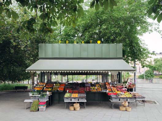 Fruit Stand in Fridhemsplan / DinellJohansson Fruit Stand in Fridhemsplan / DinellJohansson - Image 1 of 12