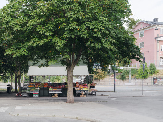 Fruit Stand in Fridhemsplan / DinellJohansson Fruit Stand in Fridhemsplan / DinellJohansson - Exterior Photography