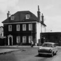 Assemble to Transform Grade II*-Listed Bromley Hall into a New Creative and Light Industrial Workspace in London - Imagem 1 de 4