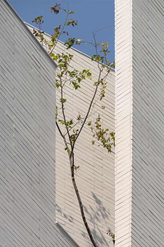 JH Gwangan Mixed-use building  / U.GA Architects - Image 7 of 24