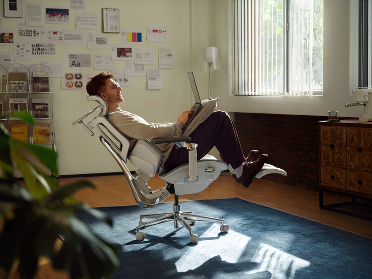 The Ergonomic Office Chair in the Age of AI - Image 10 of 11