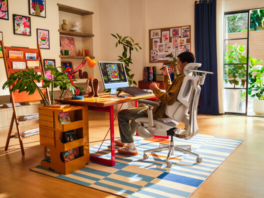 The Ergonomic Office Chair in the Age of AI The Ergonomic Office Chair in the Age of AI - Image 5 of 11