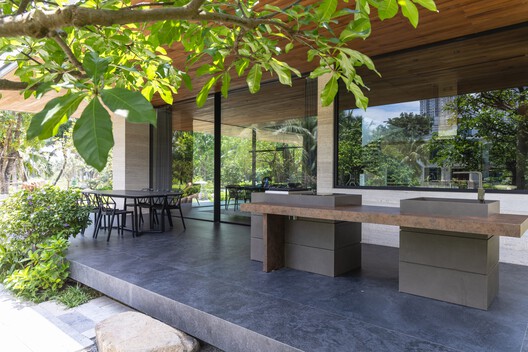 Dolphine Villa / Idee architects Dolphine Villa / Idee architects - Exterior Photography, Wood, Garden, Column, Courtyard
