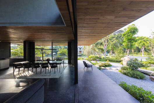 Dolphine Villa / Idee architects Dolphine Villa / Idee architects - Interior Photography, Dining room, Wood, Courtyard