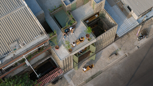 La Colmena - Multi-family Housing as Shared Neighborhood Infrastructure / Ancestra + Natura Futura La Colmena - Multi-family Housing as Shared Neighborhood Infrastructure / Ancestra + Natura Futura - Image 28 of 50