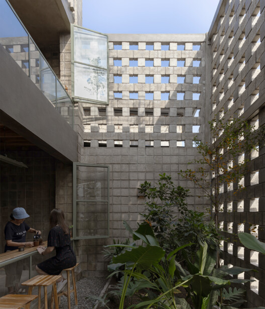 La Colmena - Multi-family Housing as Shared Neighborhood Infrastructure / Ancestra + Natura Futura La Colmena - Multi-family Housing as Shared Neighborhood Infrastructure / Ancestra + Natura Futura - Exterior Photography