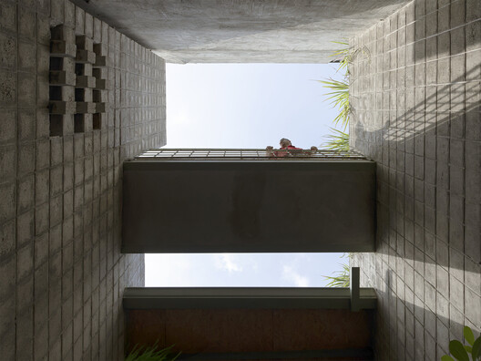 La Colmena - Multi-family Housing as Shared Neighborhood Infrastructure / Ancestra + Natura Futura La Colmena - Multi-family Housing as Shared Neighborhood Infrastructure / Ancestra + Natura Futura - Image 7 of 50