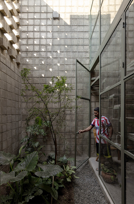 La Colmena - Multi-family Housing as Shared Neighborhood Infrastructure / Ancestra + Natura Futura La Colmena - Multi-family Housing as Shared Neighborhood Infrastructure / Ancestra + Natura Futura - Exterior Photography