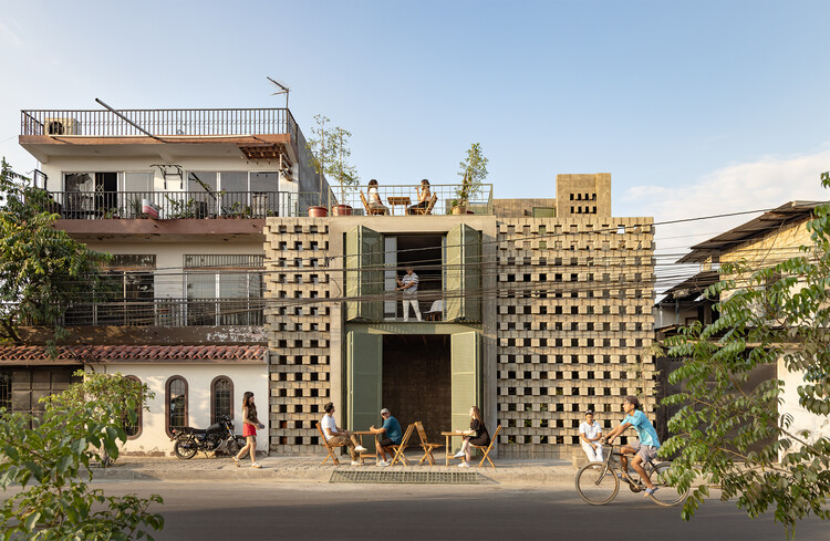 La Colmena - Multi-family Housing as Shared Neighborhood Infrastructure / Natura Futura + Ancestra - Exterior Photography, Adaptive Reuse