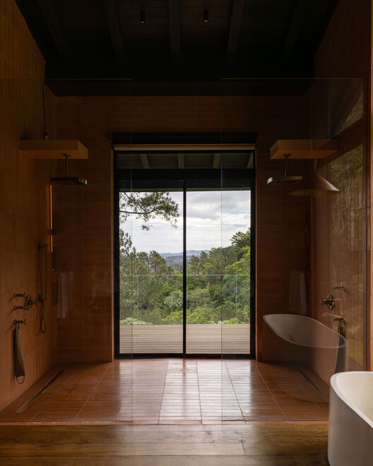 Casa VO / Desangles Abreu Arquitectos & Arkina Casa VO / Desangles Abreu Arquitectos & Arkina - Interior Photography, Bathroom, Wood, Glass