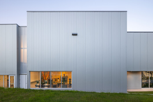 Crux South Climbing Gym / Derrington Building Studio Crux South Climbing Gym / Derrington Building Studio - Image 9 of 28