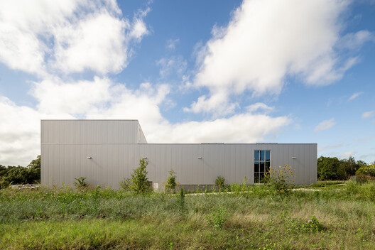 Crux South Climbing Gym / Derrington Building Studio Crux South Climbing Gym / Derrington Building Studio - Exterior Photography