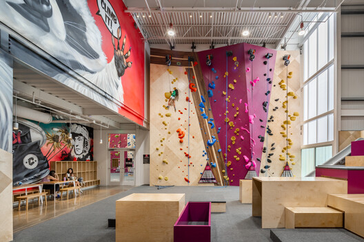 Crux South Climbing Gym / Derrington Building Studio Crux South Climbing Gym / Derrington Building Studio - Image 20 of 28