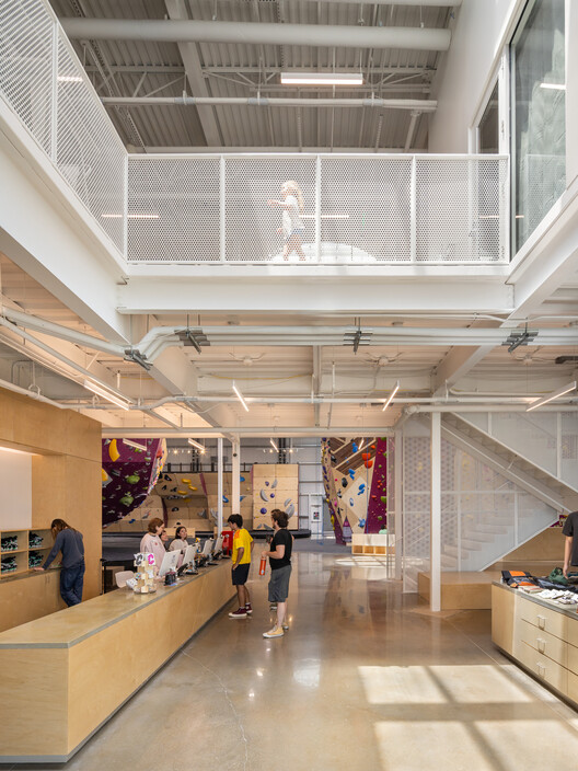 Crux South Climbing Gym / Derrington Building Studio Crux South Climbing Gym / Derrington Building Studio - Interior Photography