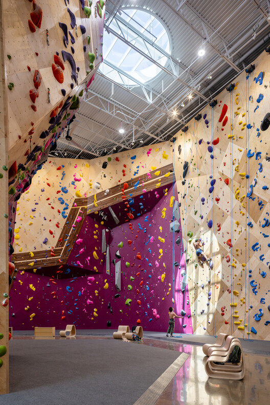 Crux South Climbing Gym / Derrington Building Studio Crux South Climbing Gym / Derrington Building Studio - Interior Photography