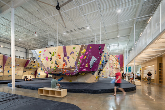 Crux South Climbing Gym / Derrington Building Studio Crux South Climbing Gym / Derrington Building Studio - Interior Photography