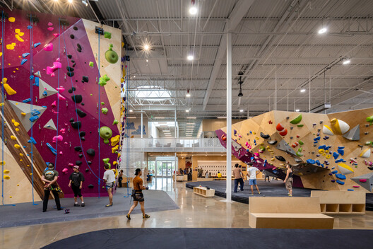 Crux South Climbing Gym / Derrington Building Studio Crux South Climbing Gym / Derrington Building Studio - Interior Photography