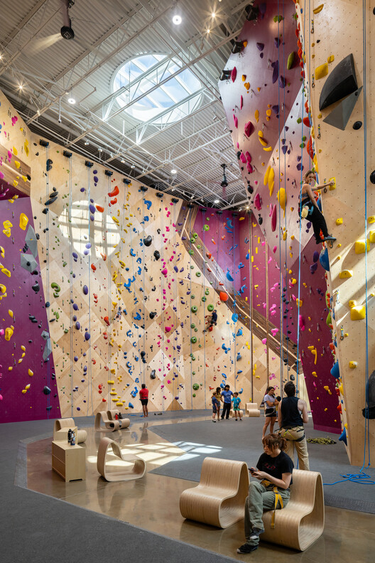 Crux South Climbing Gym / Derrington Building Studio Crux South Climbing Gym / Derrington Building Studio - Interior Photography