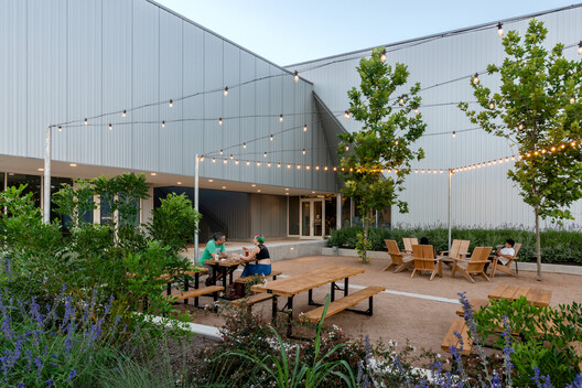 Crux South Climbing Gym / Derrington Building Studio Crux South Climbing Gym / Derrington Building Studio - Exterior Photography, Garden, Courtyard