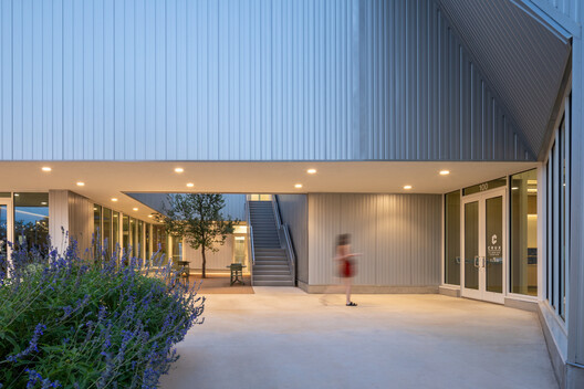 Crux South Climbing Gym / Derrington Building Studio Crux South Climbing Gym / Derrington Building Studio - Exterior Photography