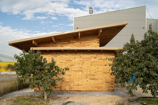 La Grieta Pavilion / Centro de Estudios Superiores de Diseño de Monterrey, CEDIM + WEYES Estudio La Grieta Pavilion / Centro de Estudios Superiores de Diseño de Monterrey, CEDIM + WEYES Estudio - Exterior Photography, Wood