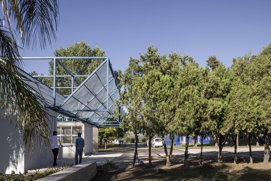 Caixa Azul / Estudio VA arquitectos Caixa Azul / Estudio VA arquitectos - Imagem 2 de 32