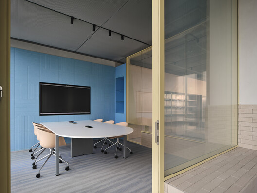 Bothaus Coffee - Sudo Developer Center / HCCH Studio Bothaus Coffee - Sudo Developer Center / HCCH Studio - Fotografía interior, Sillas