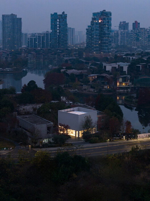 Yearly Plan House / Hui Pan Architects Yearly Plan House / Hui Pan Architects - Exterior Photography, Waterfront, Cityscape