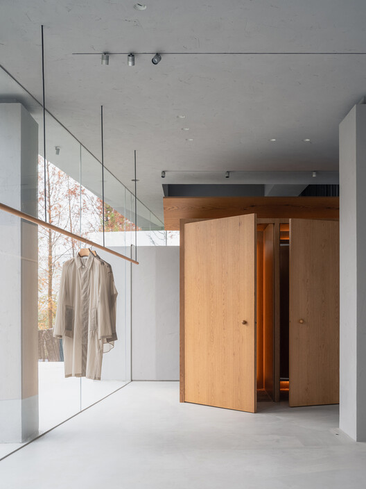 Yearly Plan House / Hui Pan Architects Yearly Plan House / Hui Pan Architects - Interior Photography, Closet, Door