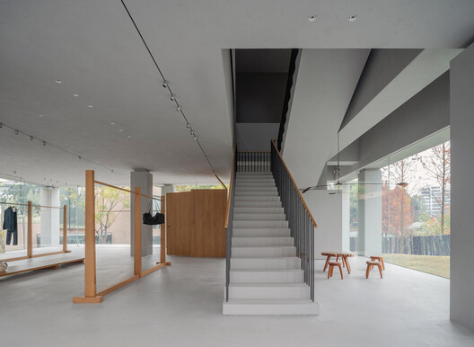Yearly Plan House / Hui Pan Architects Yearly Plan House / Hui Pan Architects - Image 4 of 38