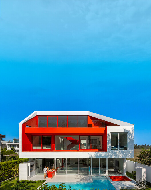 Corner Villa / Super Void Space - Image 2 of 29