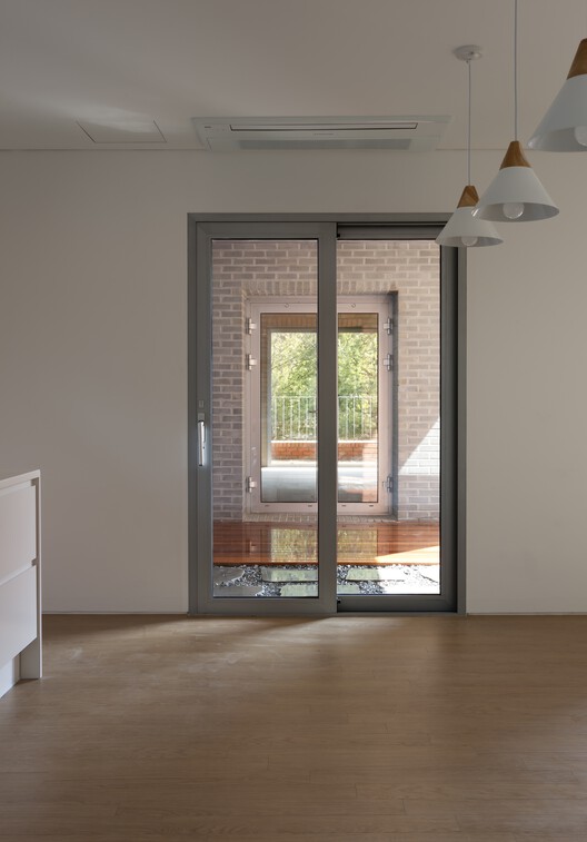 Hagidong House 2 / Hyunjoon Yoo + Partners Hagidong House 2 / Hyunjoon Yoo + Partners - Interior Photography, Wood, Door, Glass