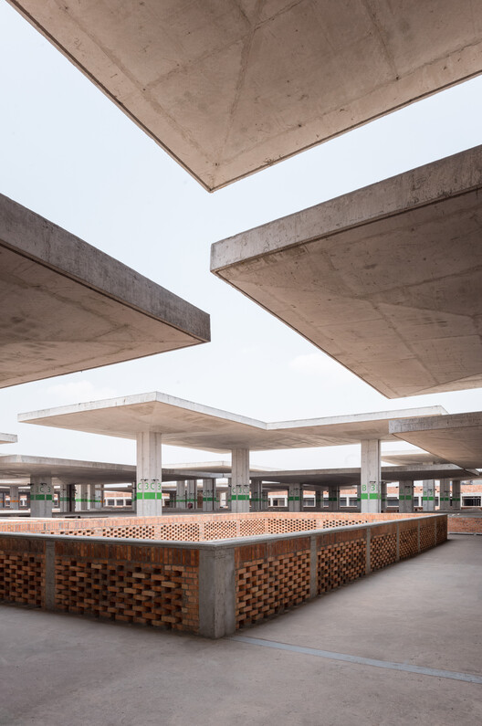 KINSHASA Zando Central Market / THINK TANK architecture KINSHASA Zando Central Market / THINK TANK architecture - Image 3 of 20