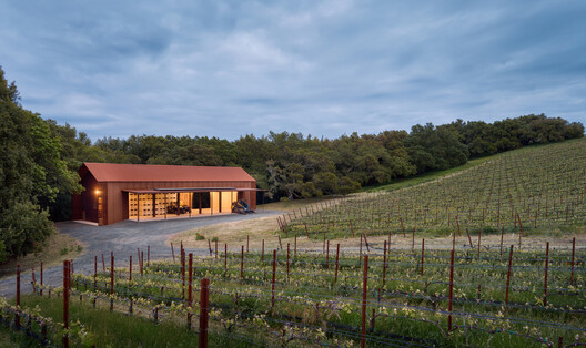 Cayucos Ridge Barn / Clayton Korte Cayucos Ridge Barn / Clayton Korte - Image 7 of 23
