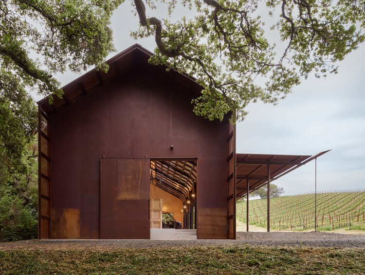 Cayucos Ridge Barn / Clayton Korte - Commercial Architecture