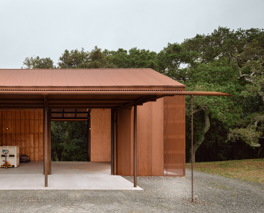 Cayucos Ridge Barn / Clayton Korte Cayucos Ridge Barn / Clayton Korte - Image 9 of 23
