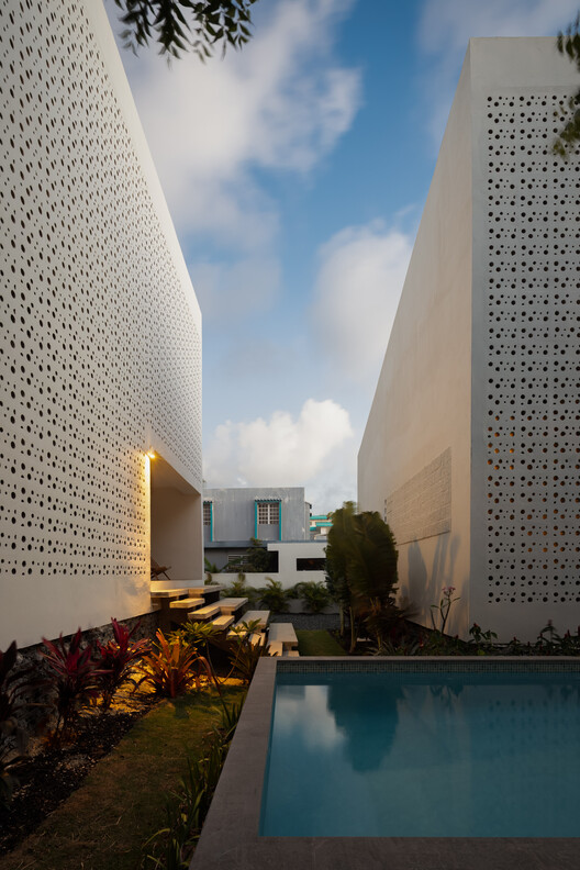 Casa Bajura / MAPA Arquitectos LLC Casa Bajura / MAPA Arquitectos LLC - Fotografía exterior, Patio interior