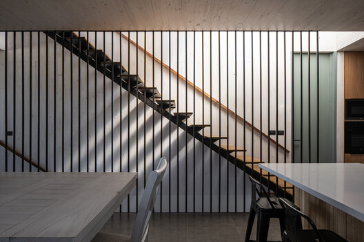 Gandarillas House / Jose Pedro Vicente Arquitectos Gandarillas House / Jose Pedro Vicente Arquitectos - Interior Photography, Stairs, Wood, Handrail