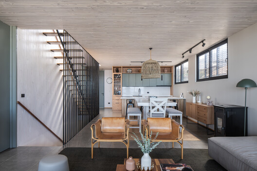 Gandarillas House / Jose Pedro Vicente Arquitectos Gandarillas House / Jose Pedro Vicente Arquitectos - Interior Photography, Wood, Table, Lighting, Chair