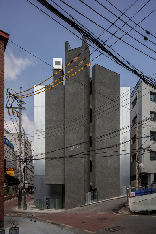 Edificio de uso mixto Bangbae Geunsaeng / aoa architects - Fotografía exterior, Concreto